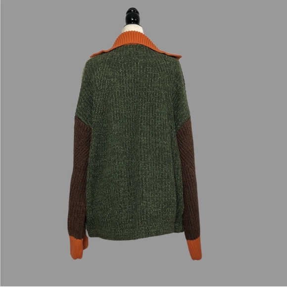 Urban Outfitters green knit sweater cardigan block pattern - Picture 2 of 3